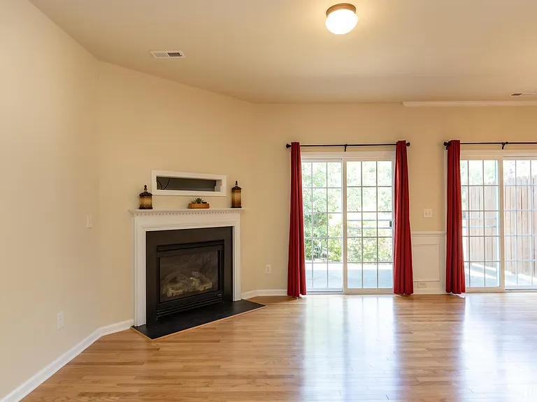 700 Mardonie Reach Ln — Photo 3