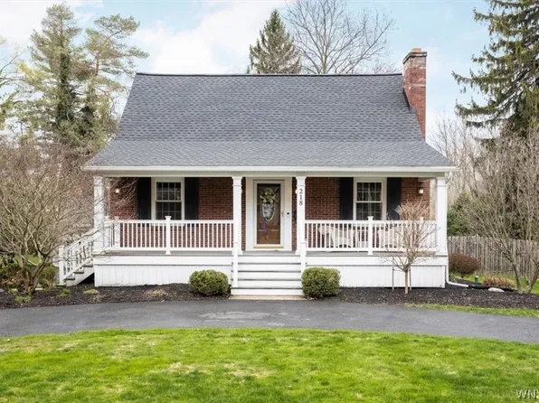 218 S Lincoln Ave, Orchard Park, NY 14127