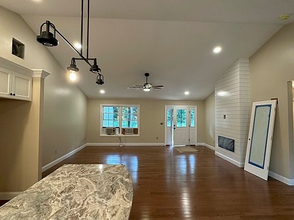 4th image of 83 Grand View Terrace
