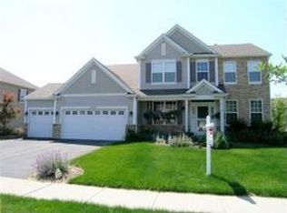 1293 McDole Dr, Sugar Grove, IL 60554