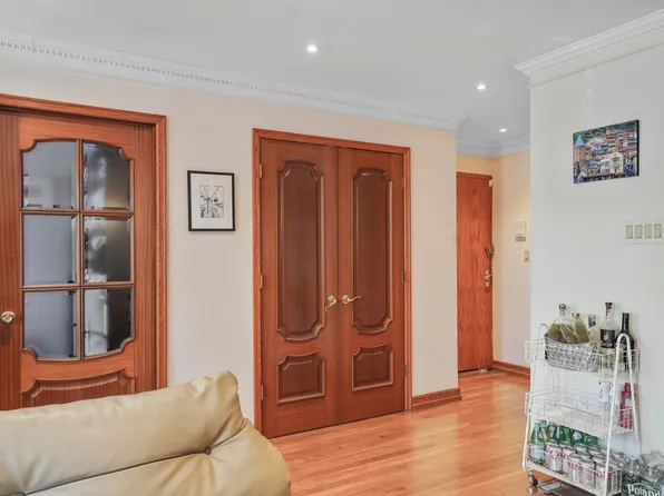 2514 Hubbard Street image 24 of 30