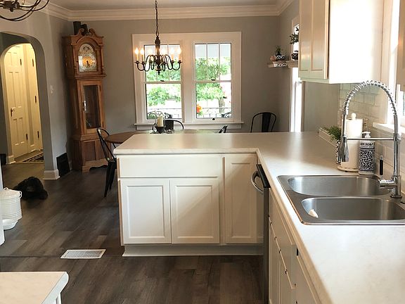 5th image of 1005 Monterey Ave