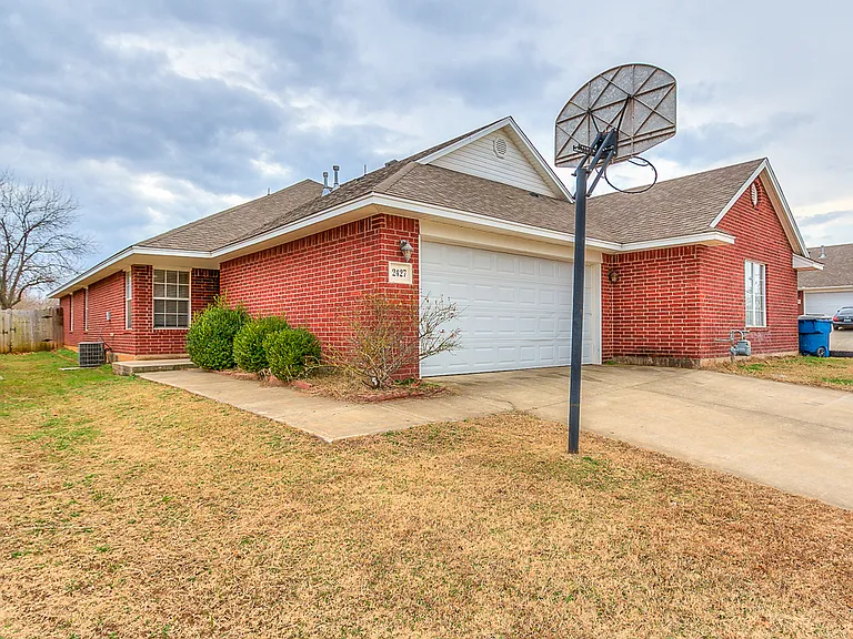 2427 W Oklahoma Ave — Photo 18