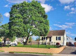 140 Lakeview Ave, Piscataway, NJ 08854
