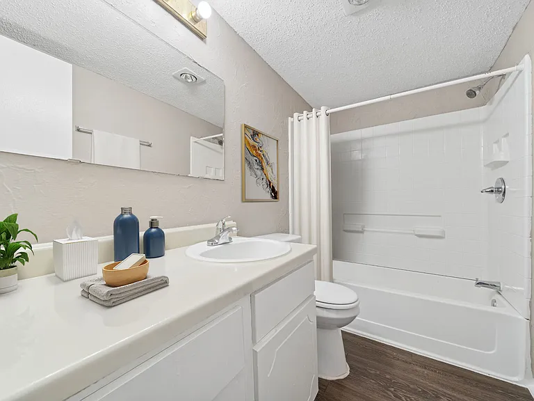 Cypress Pointe — Photo 9