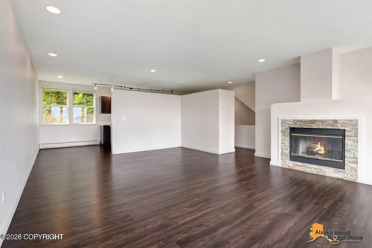 2 bed, 2.5 bath, 1627 sqft, $3,700 — Photo 3