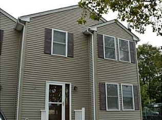 39 Buttonwood St #2, Bristol, RI 02809