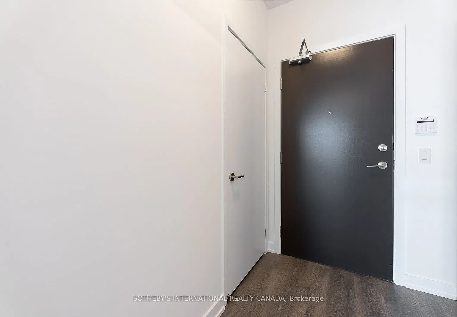 38 Honeycrisp Cres — Photo 2