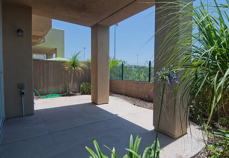 758 Callecita Aquilla Sur — Photo 8