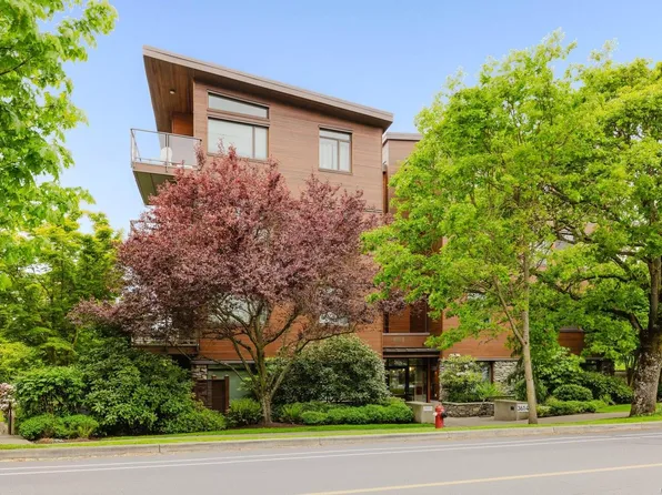 3614 Richmond Rd #203, Saanich, BC V8P 4R5