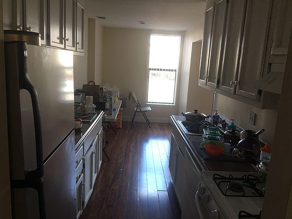 4th image of 22 Shrewsbury Green Dr Unit E