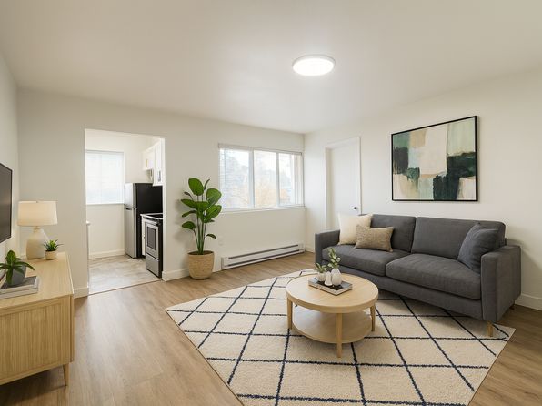 1402 Yakima Ave #205