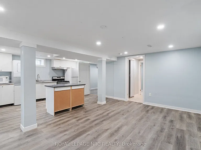 51 Jacobson Ave #LOWER — Photo 7