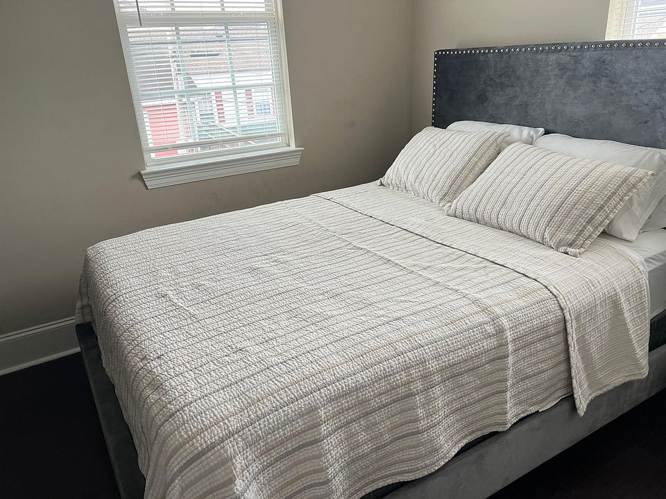 1st image of 2703 Amelia St #2