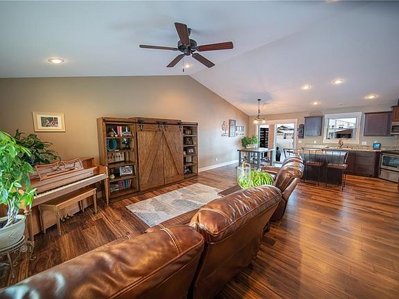 3rd image of 2702 Cornell Cir