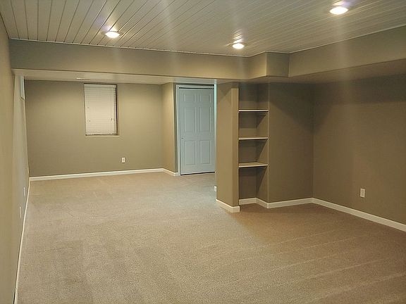 2nd image of 612 W 22nd St