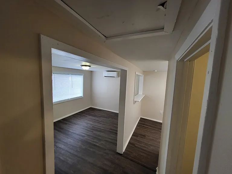 105 Baxter St — Photo 5