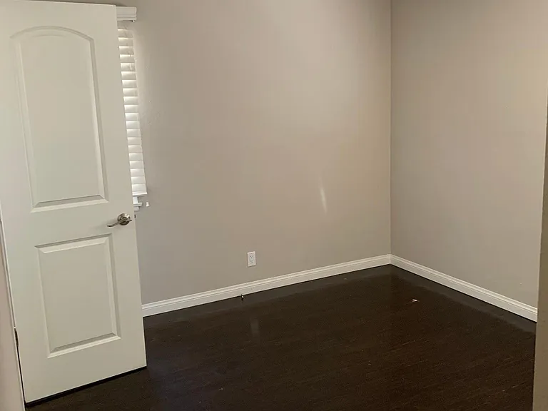 9030 Swinton Ave — Photo 25