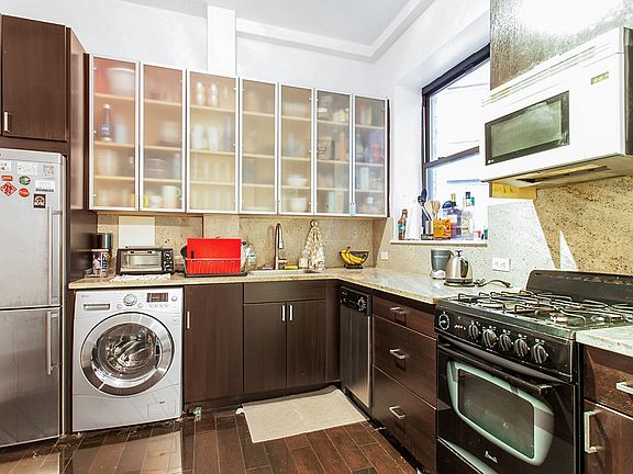 3rd image of 321 W 94th St #2B