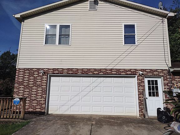 2nd image of 3047 Shen Lake Dr
