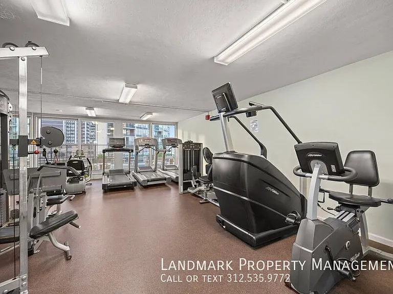 6033 N Sheridan Rd #35D — Photo 28