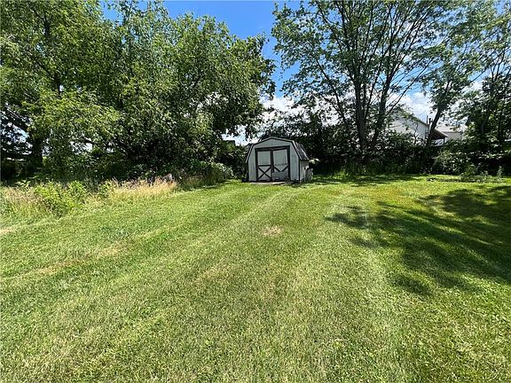 3rd image of 315 Roosevelt Dr