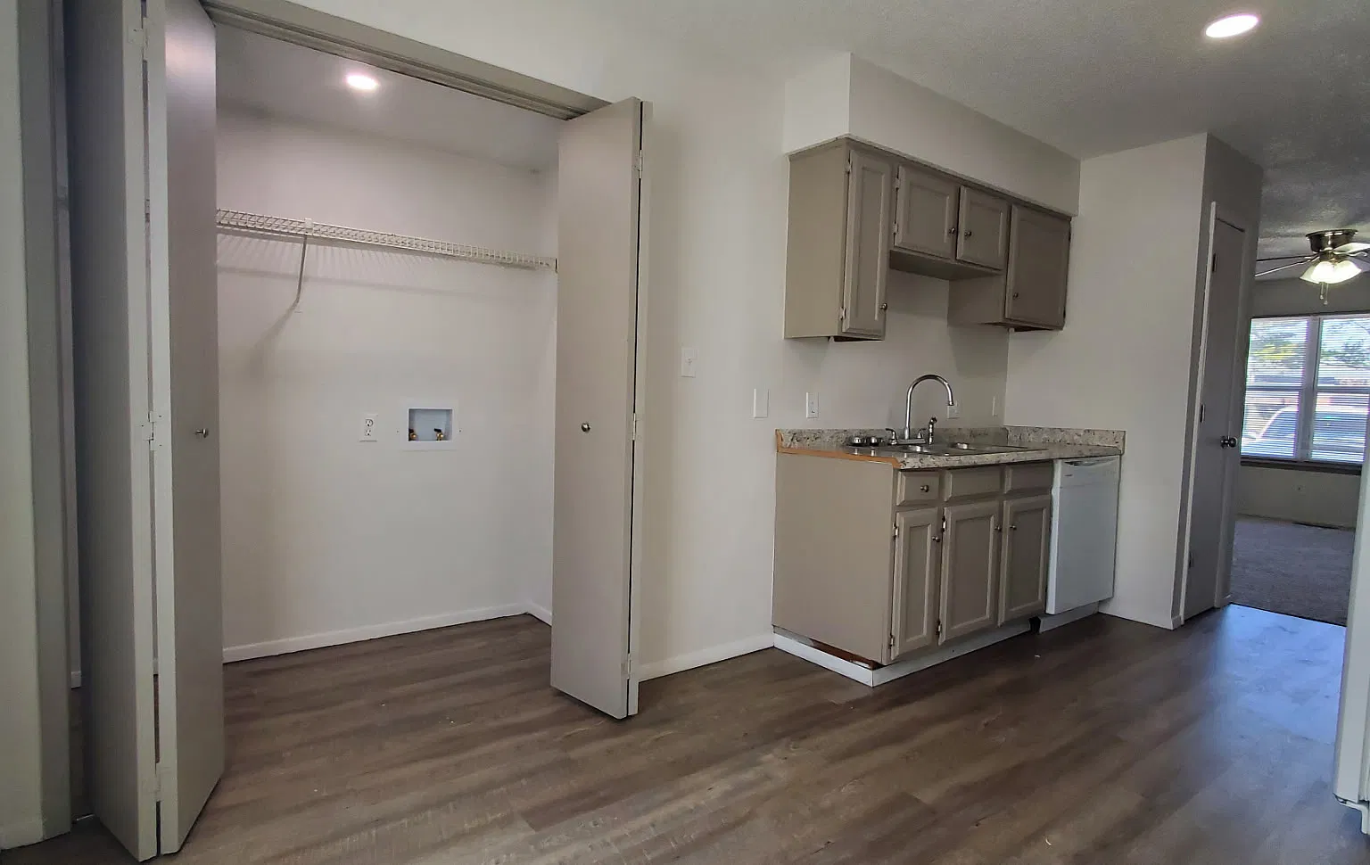 2 bed, 1.5 bath, 900 sqft, $875 — Photo 3