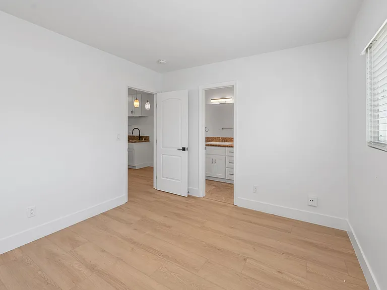 1413 Hemlock Ave — Photo 22