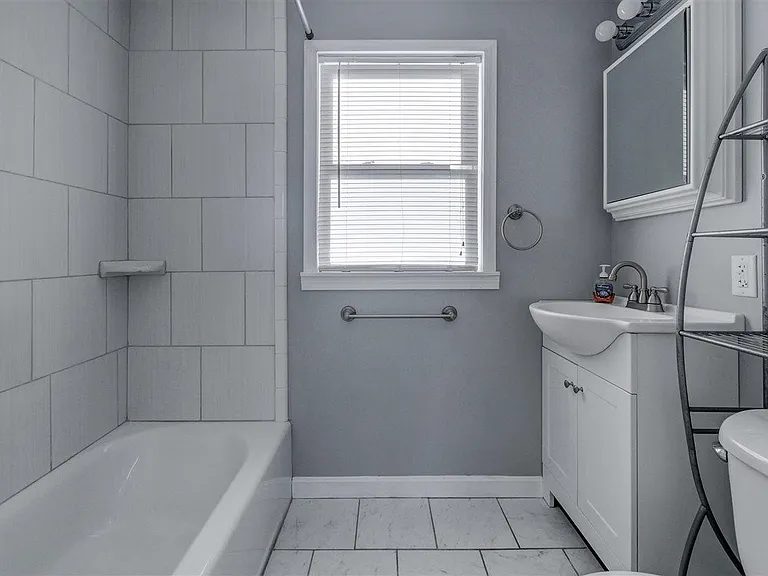 11 Taylor St — Photo 16