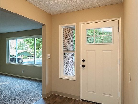 3rd image of 202 Inglewood Dr