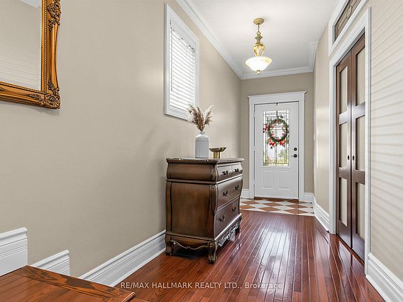 3rd image of 239 Torrens Ave