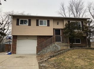 328 Hadleigh Rd, Bolingbrook, IL 60440