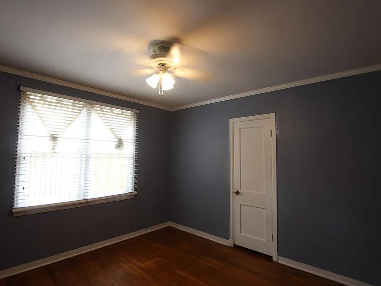 518 W Rusk St — Photo 15