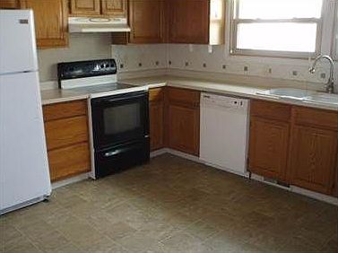 3rd image of 1212 Fairvale Dr
