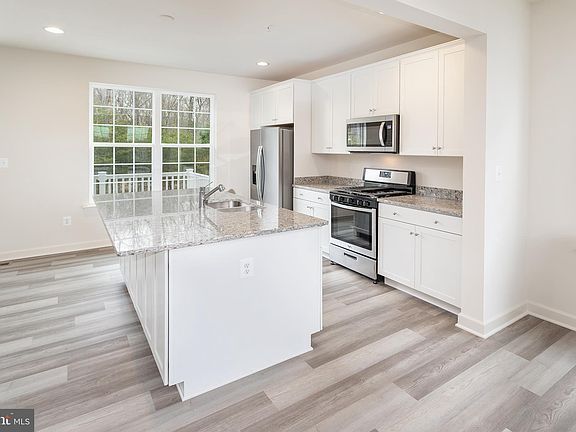 2nd image of 297 Buckeye Cir