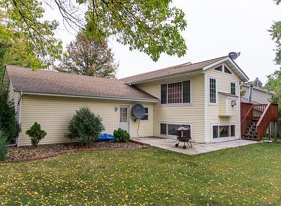 4th image of 6335 Edgemont Cir N