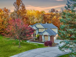 8506 Deerwood Rd, Clarkston, MI 48348