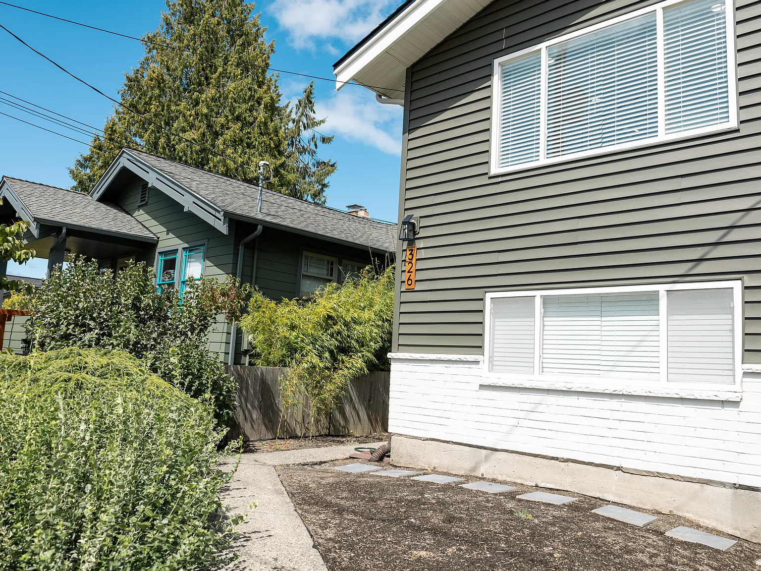 3 bed, 1400 sqft, $3,350 — Photo 4
