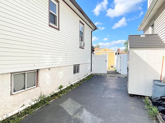 2nd image of 147 Hamden Ave