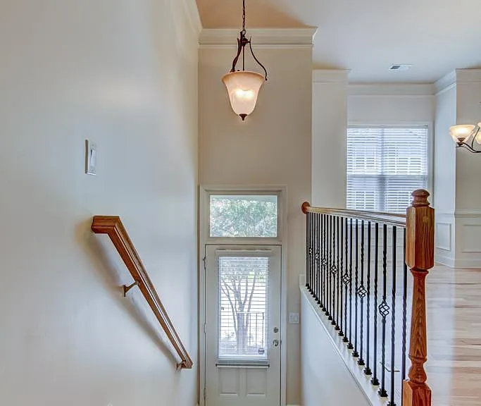 2027 Cobblestone Cir NE — Photo 6