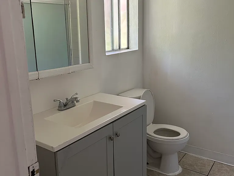 18422 Napa St #4 — Photo 9