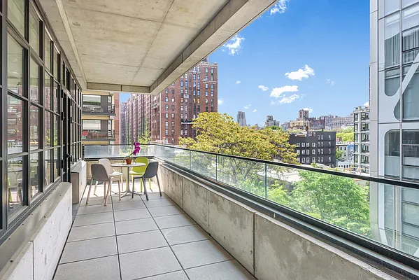 Rented by SERHANT. | media 2