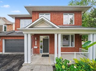 203 Harbour View St, Ottawa, ON K2G7B2