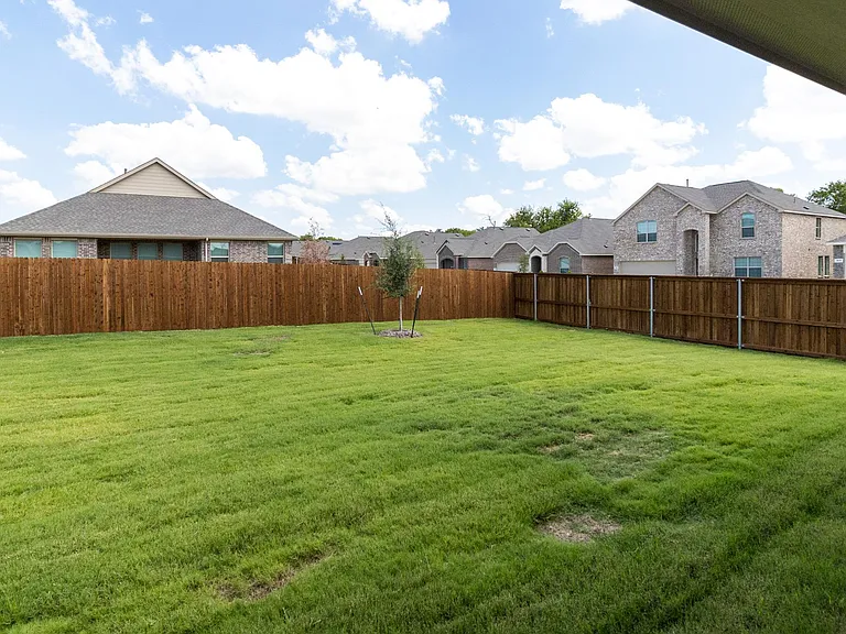 1837 Lake Grove Dr — Photo 24