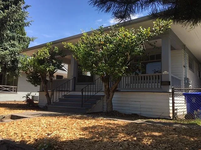 5926 NE 32nd Pl #B — Photo 12