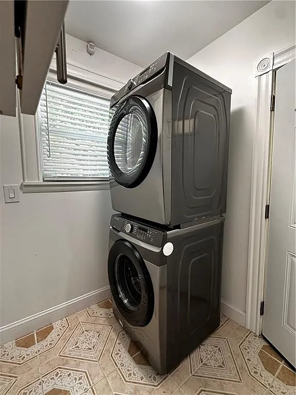 2 bed, 1.0 bath, 1200 sqft, $2,400 — Photo 4