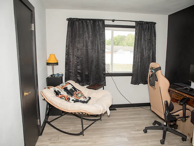 7 Lake Forest Ct — Photo 11