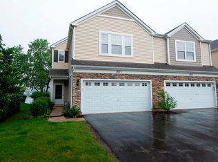 1973 Cobblestone Dr, Carpentersville, IL 60110