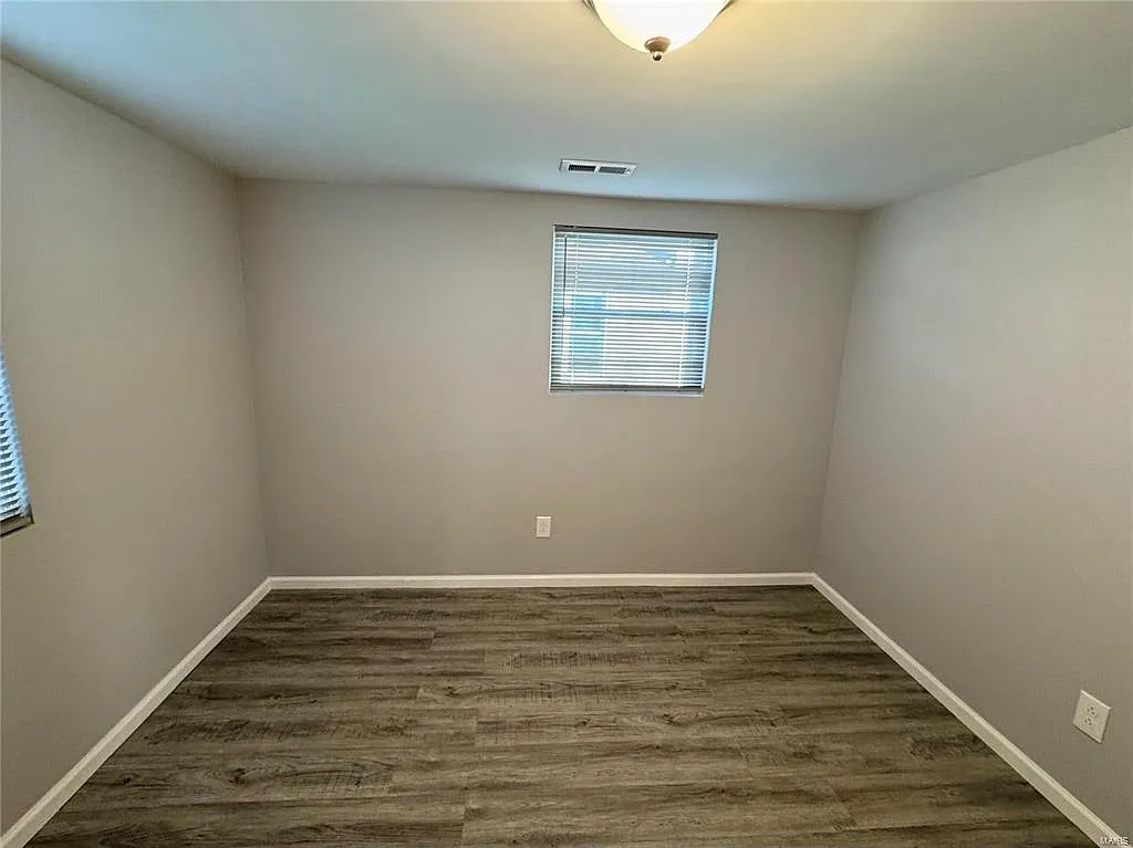 2 bed, 1012 sqft, $1,350 — Photo 4