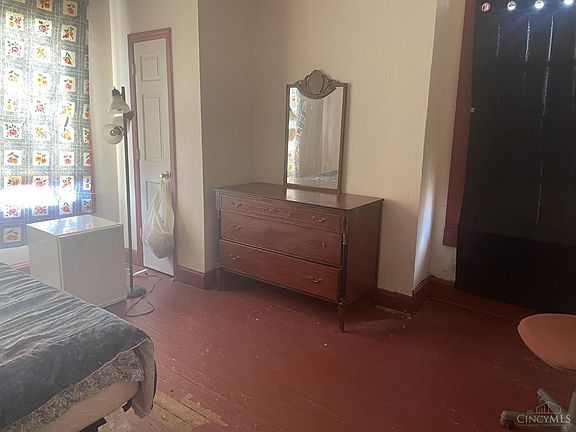 5th image of 1626 Carll St